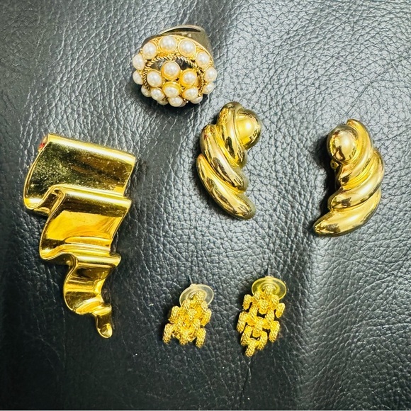 Source Unknown Jewelry - Custom jewelry lot Gold and Cream Textured Earrings